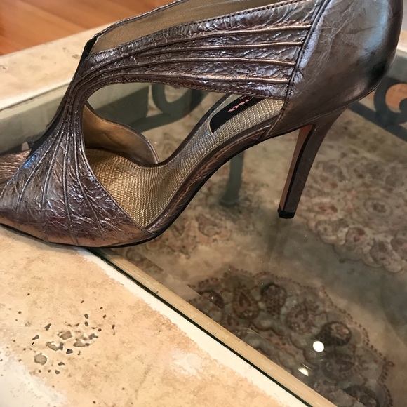 Shoes - Picture 3 of 4